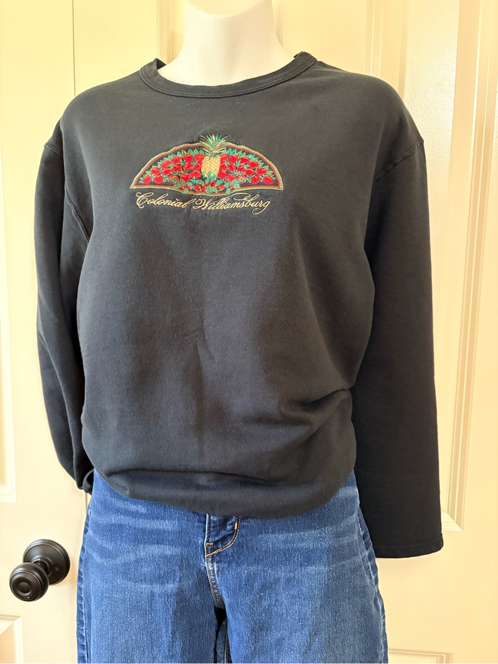 Blue sweatshirt with Pineapple Embroidery, colonial Williamsburg, size large